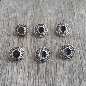 boutons à queue vintage métal.jpg