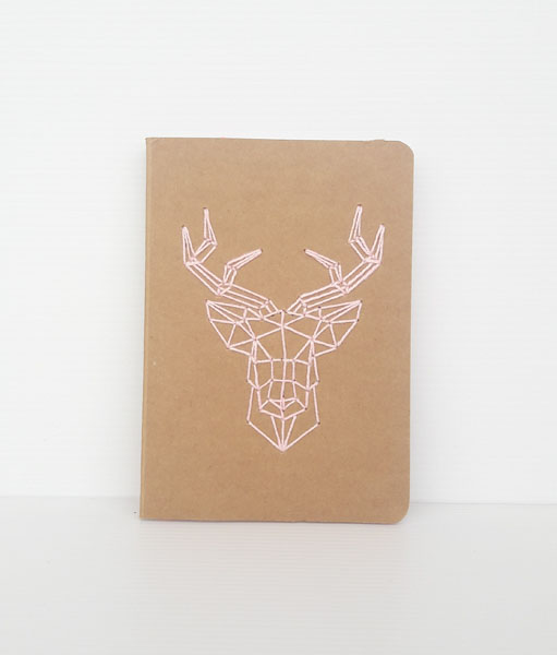 carnet marron brodé cerf géométrique.jpg