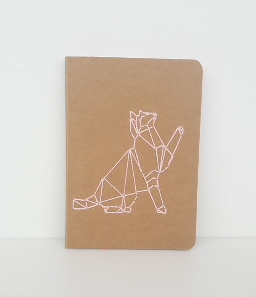 carnet marron brodé chat géométrique.jpg